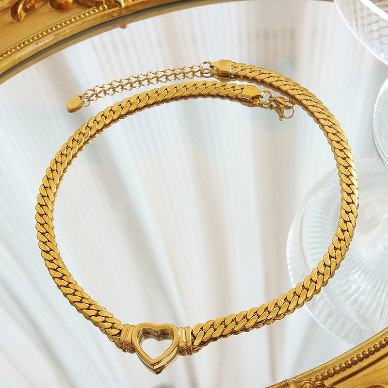 Élodie Gold Heart Pendant Necklace